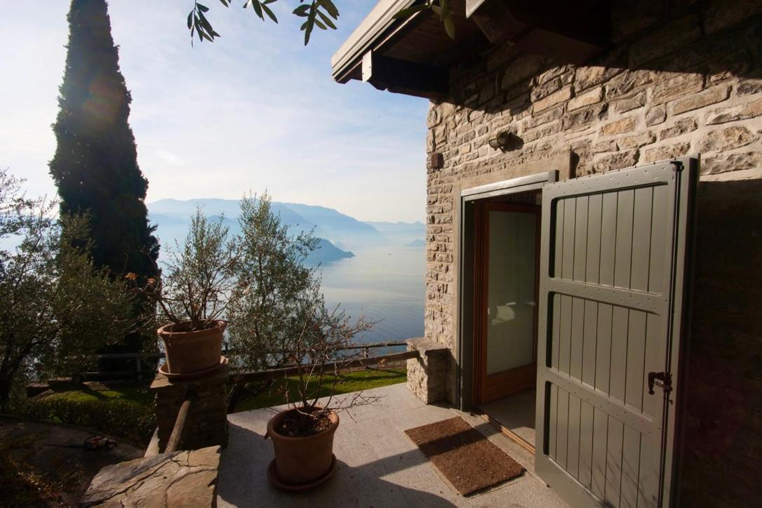 Agriturismo Castello Di Vezio Varenna Exterior photo