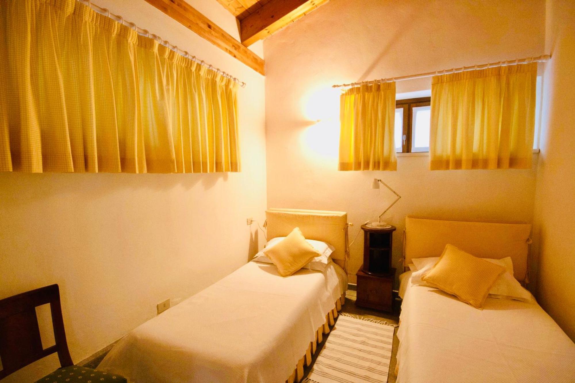 Agriturismo Castello Di Vezio Varenna Exterior photo